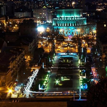 Апартаменты Мансардные В Центре Еревана Esterno foto